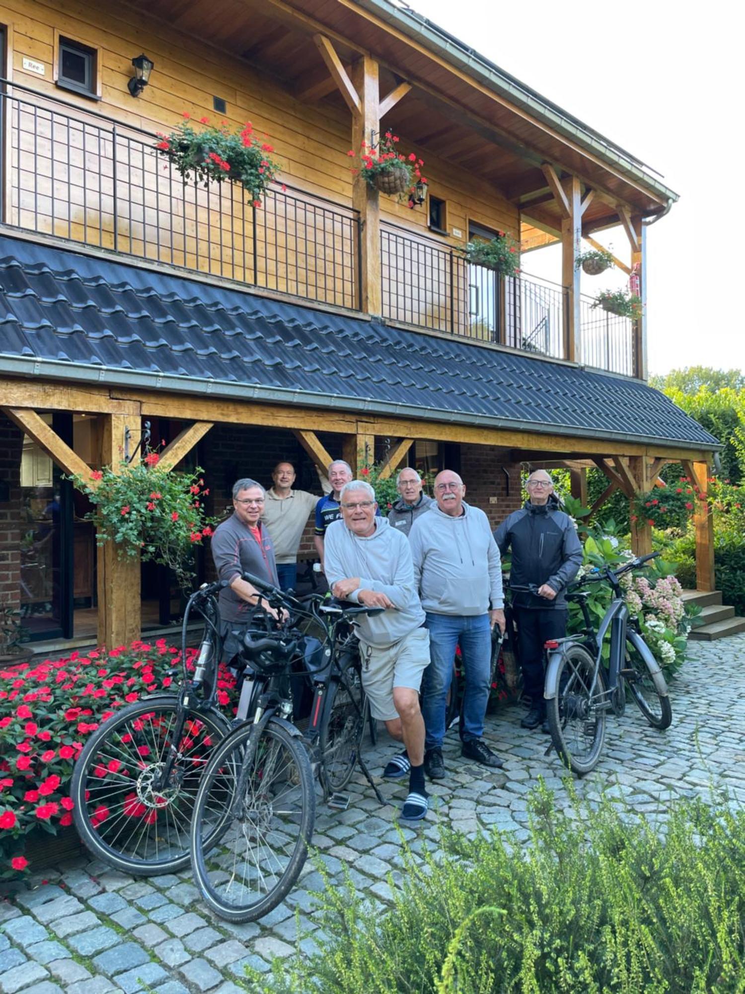Hallerbos B&B in Bluebell Forest Halle  Exterior foto